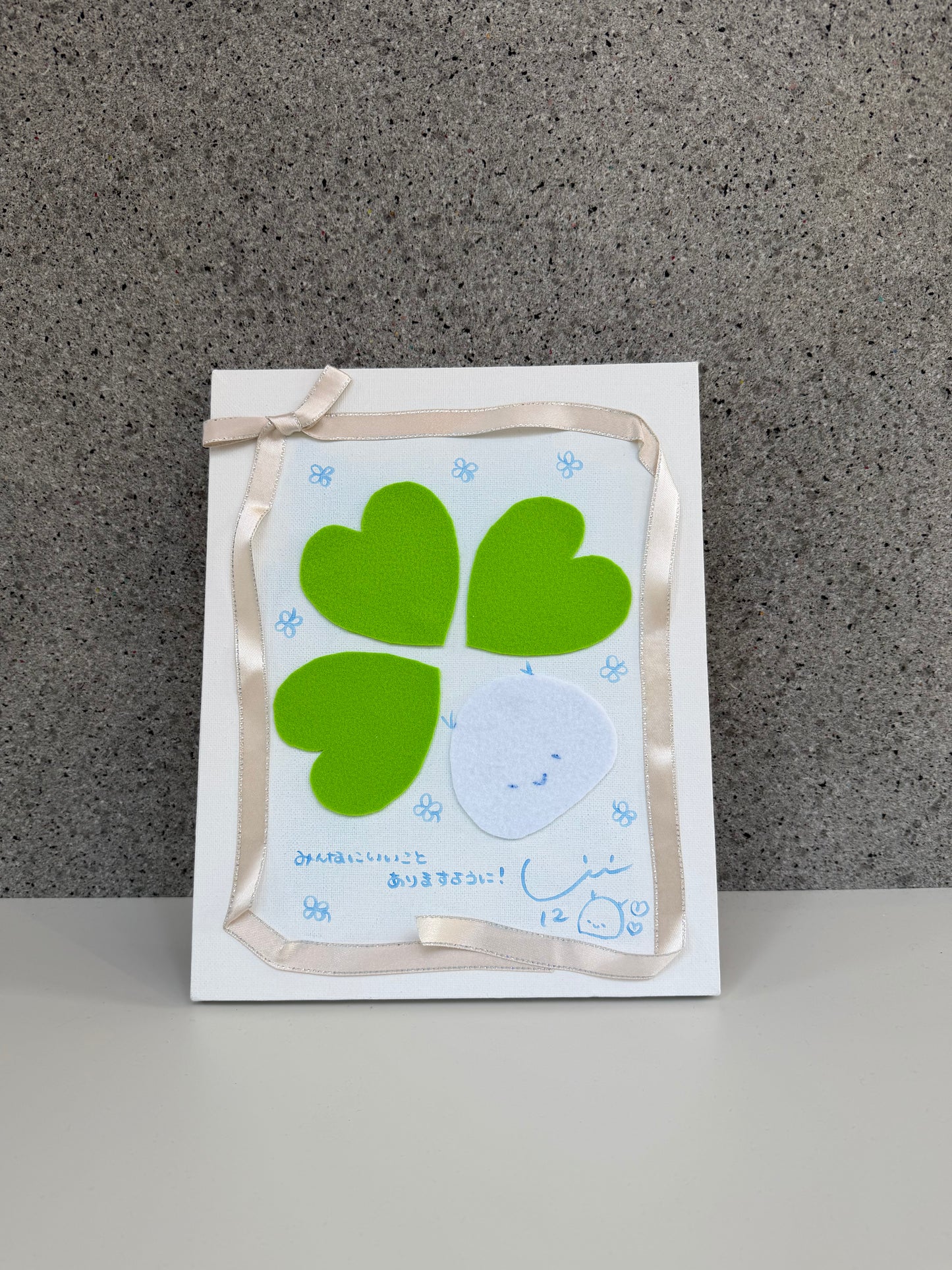 チャリティ手作りアートボード1(ヴィヴィくんとへいわてん)/サイズ(約27×22×厚さ1 cm)